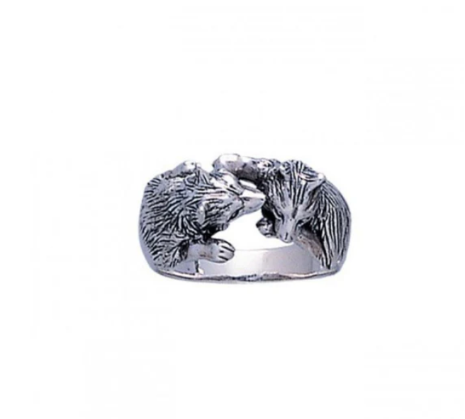 The Wolf Kiss Ring You Need to Own in 2025